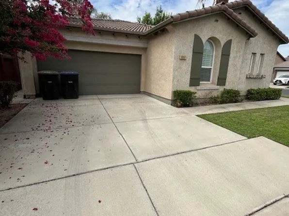5001 W Fiano Ave, Visalia, CA 93291