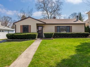305 3rd St, Downers Grove, IL 60515