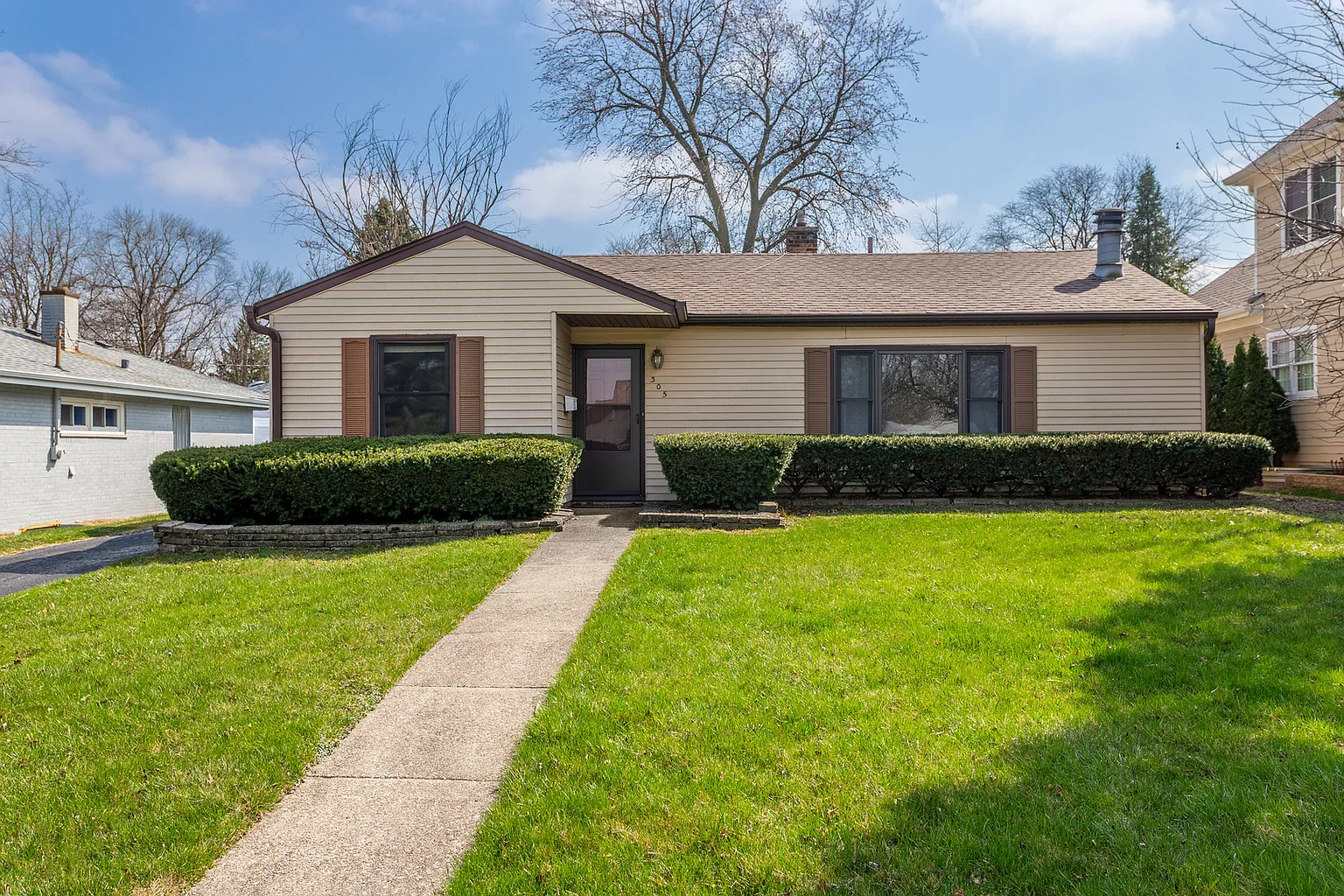 305 3rd St photo 1