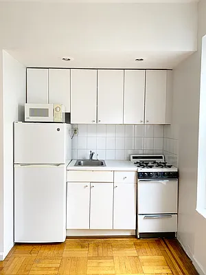 Rented by Waverly Realty Associates | media 5