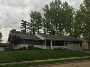 215 Tamarack Ave, Morton, IL 61550