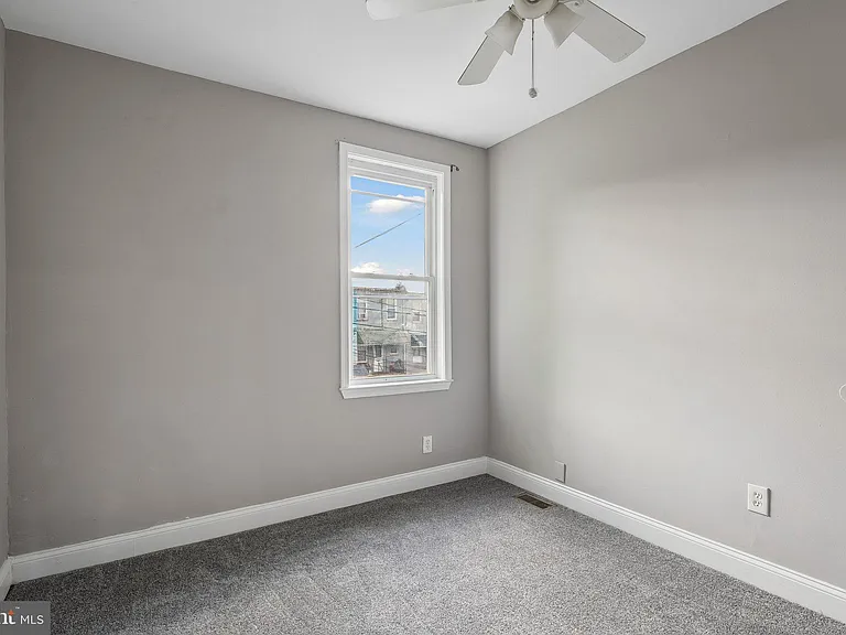 2817 Pelham Ave — Photo 13