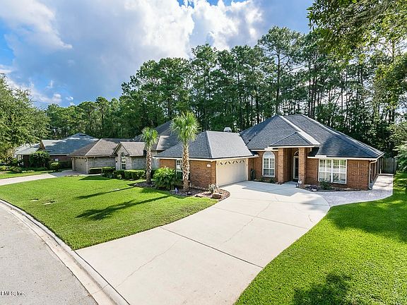 2nd image of 8555 Walden Glen Dr