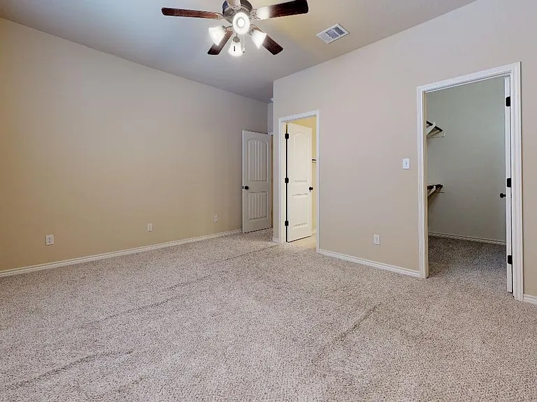 127 Deacon Dr — Photo 6