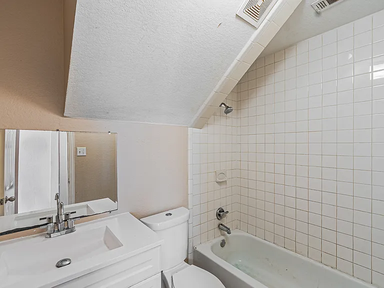464 Bass Rd — Photo 6