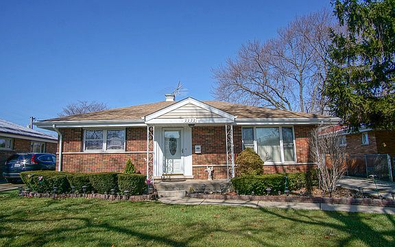 3rd image of 2222 Boeger Ave