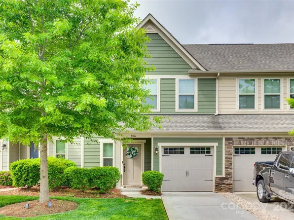 306 Willow Wood Ct, Matthews, NC 28104