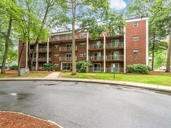 55 Greentree Ln APT 44, Weymouth, MA 02190