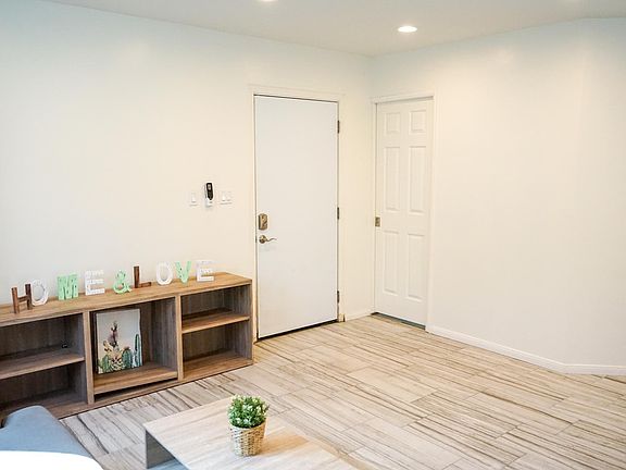 3rd image of 616 E McKinley Ave #A