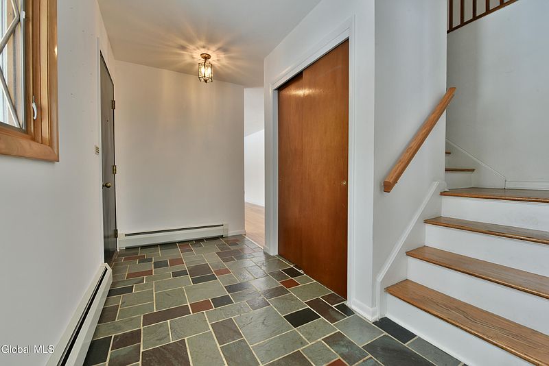 4th image of 9 Tamarack Lane