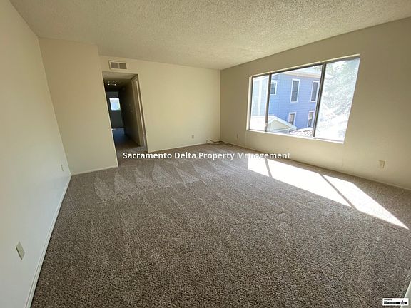 4th image of 2021 17th St APT 4