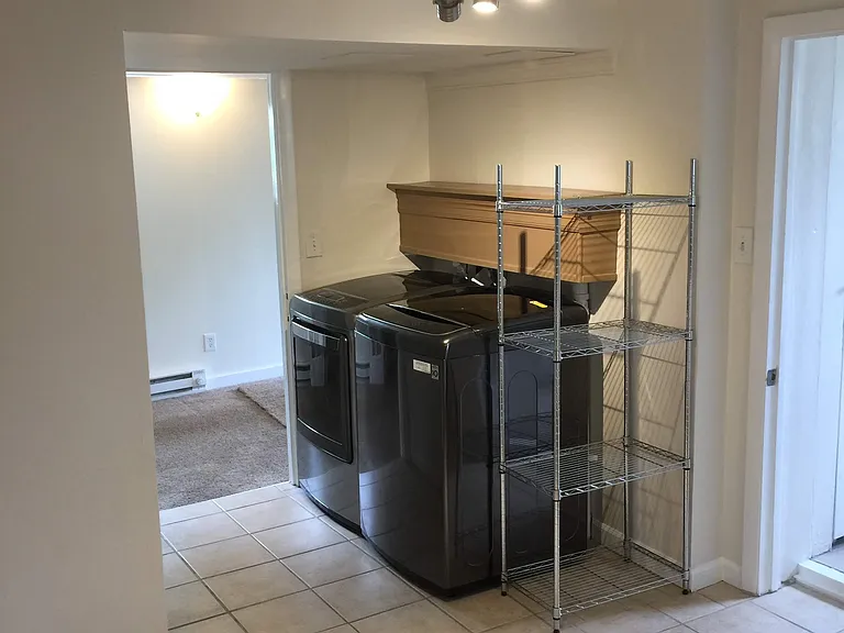 309 Cantril St #B — Photo 13