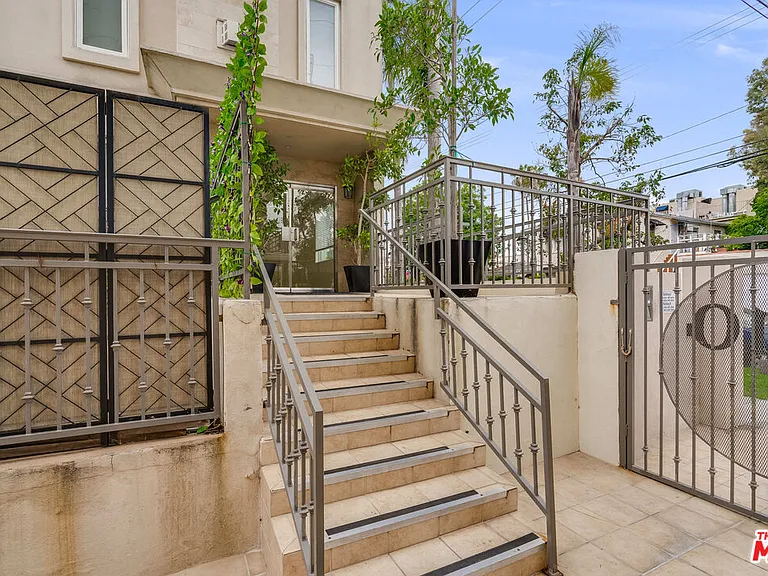 8610 Chalmers Dr #302 — Photo 15