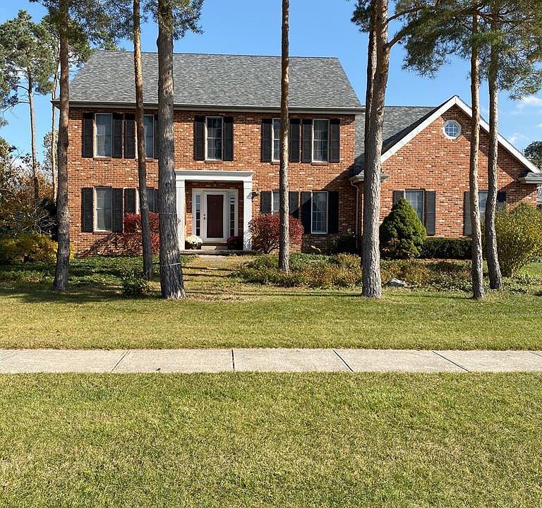 1st image of 829 Bitterbrush Ln