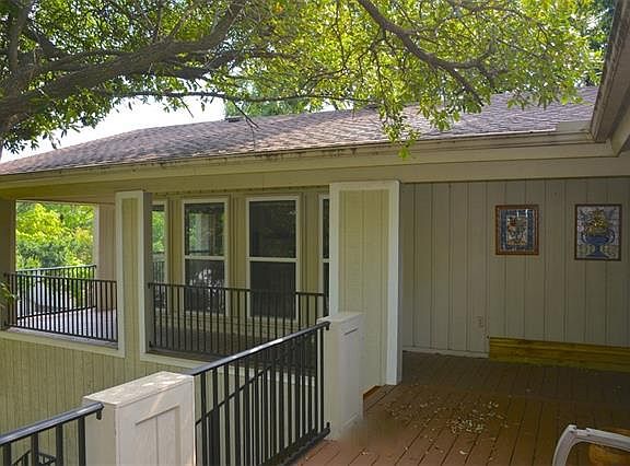 3rd image of 2700 Chinquapin Oak Ln