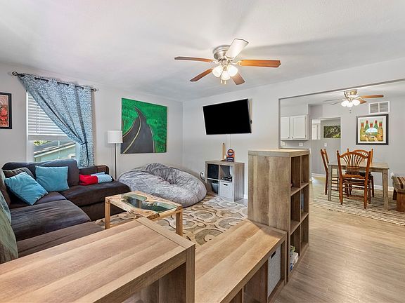 3rd image of 606 NW Melody Ln