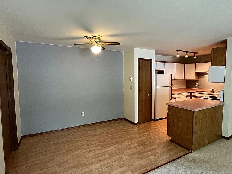 805 W Allman St — Photo 5