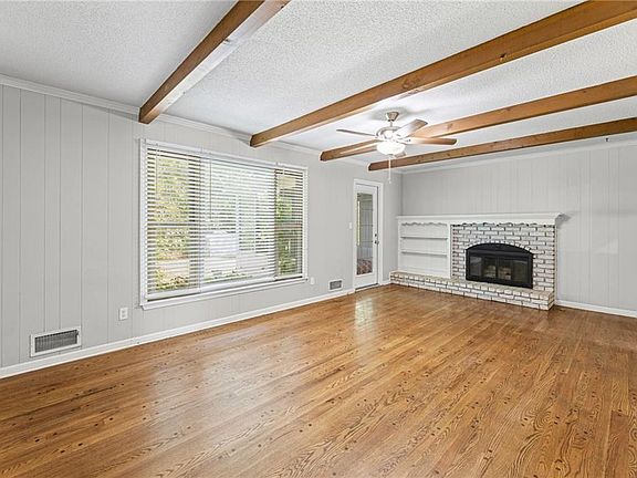 3rd image of 9622 Lowell Ave
