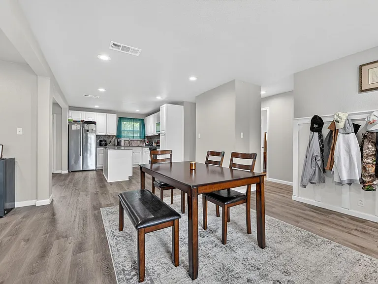 324 N Shore Pl — Photo 7
