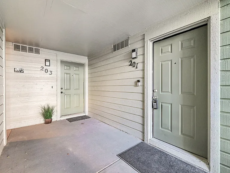 148 W Rockrimmon Blvd #201 — Photo 2
