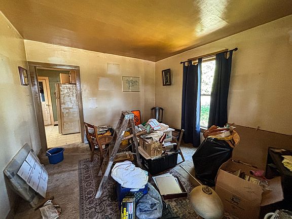5th image of 721 Sherman St