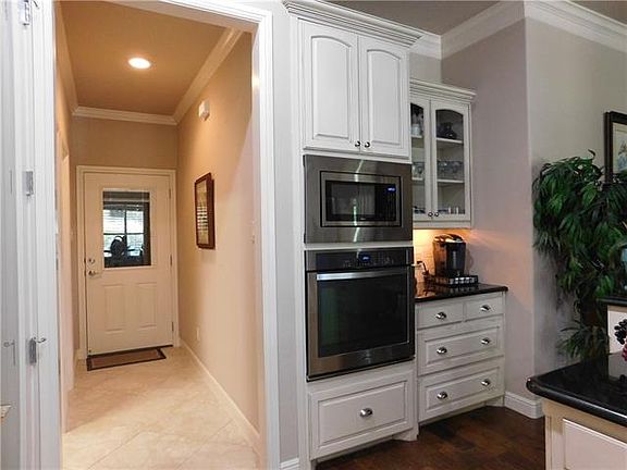 5th image of 9001 S Pinehurst Dr