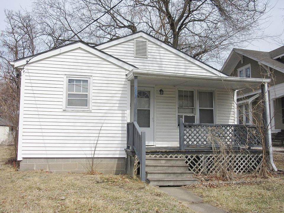 1st image of 905 E Harrison St