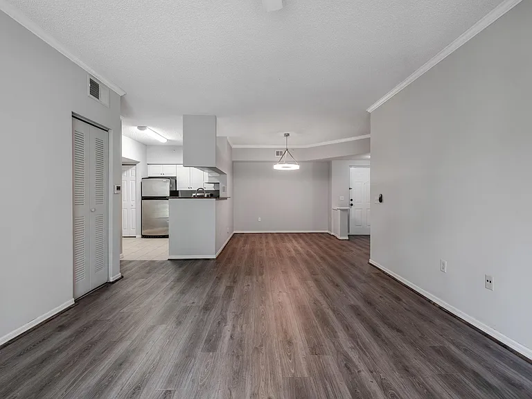 1106 Tuscany Way — Photo 4