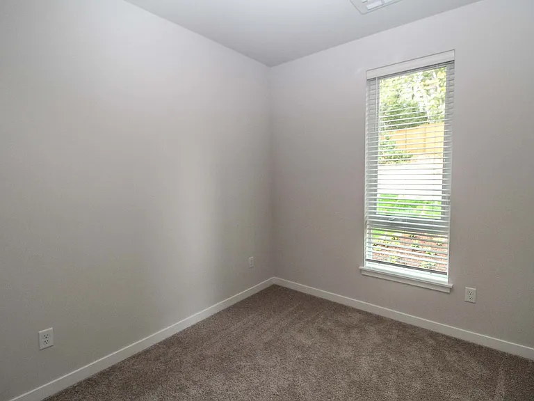 10942 NE 189th Pl #G — Photo 12