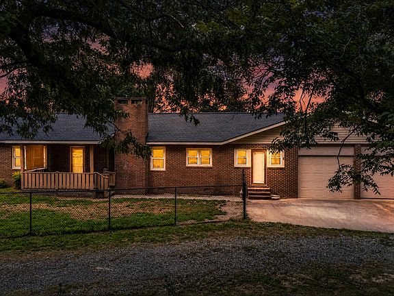 3rd image of 1400 Clyde Underwood Road