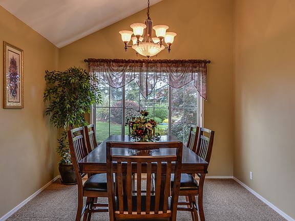 5th image of 1200 Mountain View Blvd SE
