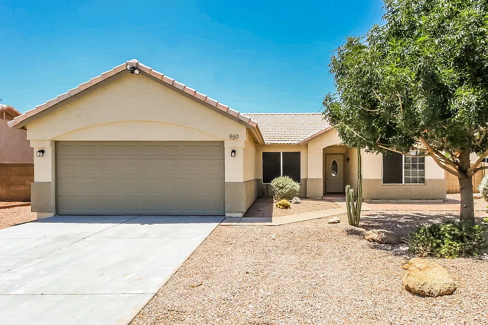 3 bed, 2.0 bath, 1439 sqft, $2,245 — Photo 1