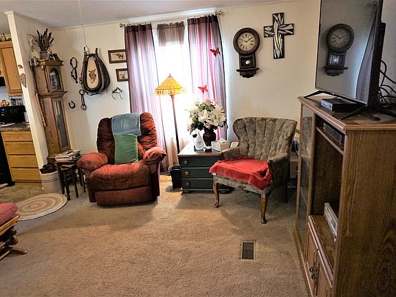 4th image of 1300 E Railroad Ave