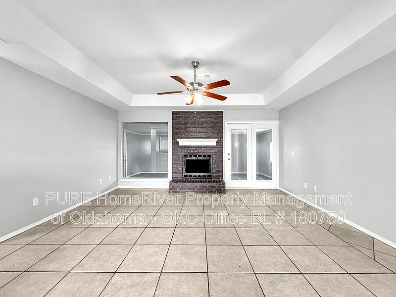 3 bed, 2.0 bath, 1601 sqft, $1,745 — Photo 4