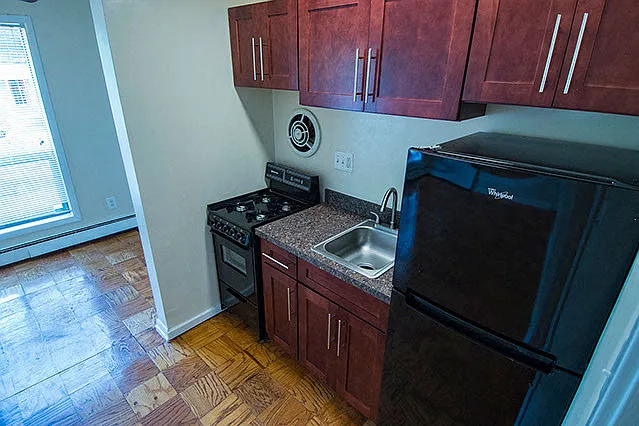 Dore Apartments — Photo 43