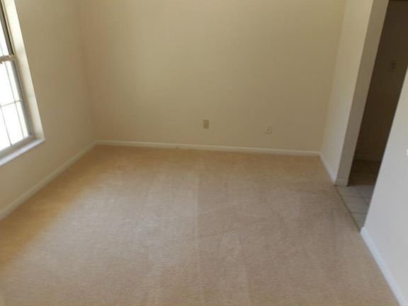 2nd image of 1202 Lake Valrico Ln