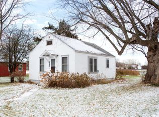 117 N Douglas Ave, Parkers Prairie, MN 56361