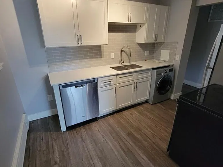 221 N Quince St — Photo 27