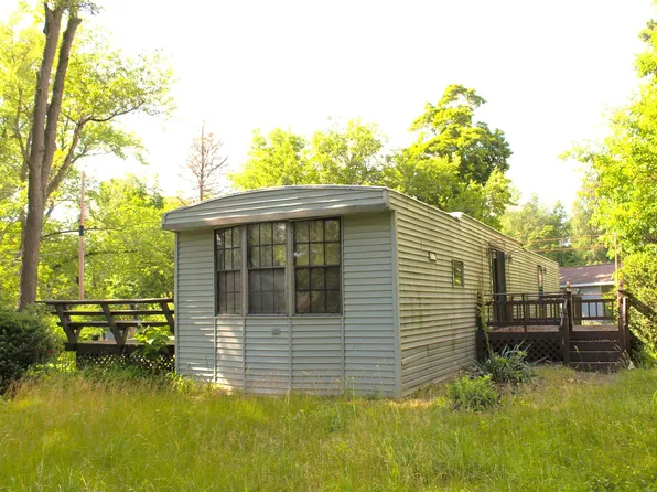 135 Ln 285a Crooked Ln, Angola, IN 46703