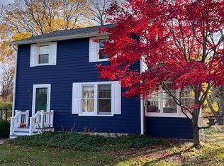 17 Bacon Ln, Loudonville, NY 12211