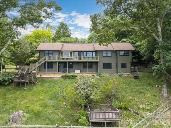 243 Pioneer Ridge Rd, Canton, NC 28716