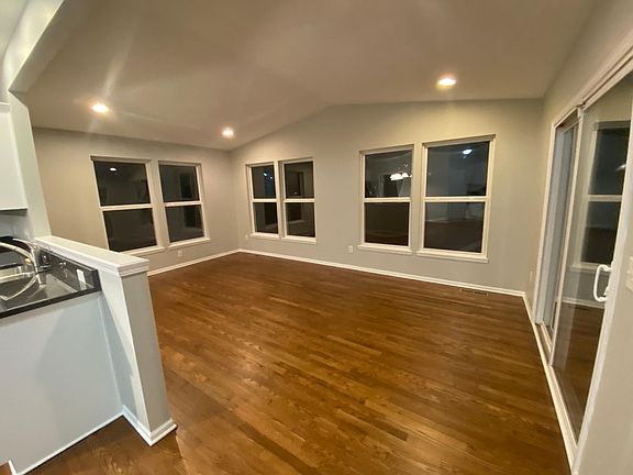 3rd image of 249 Wilmington Dr