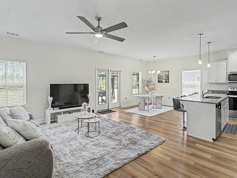 99 McClelland Loop NE — Photo 2