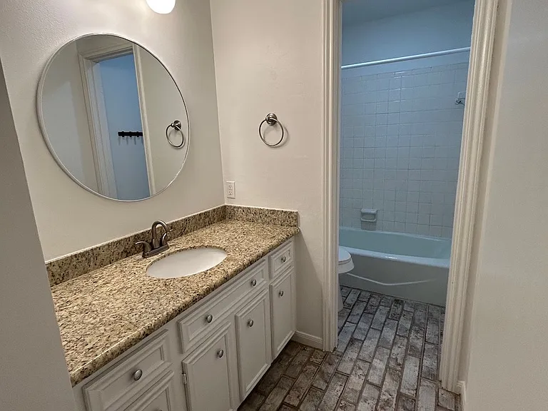 2nd Bathroom