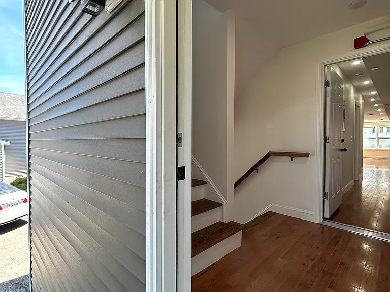 143 W Clifford St #1 — Photo 16