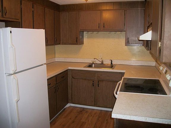 3rd image of 223 Rock St APT E12