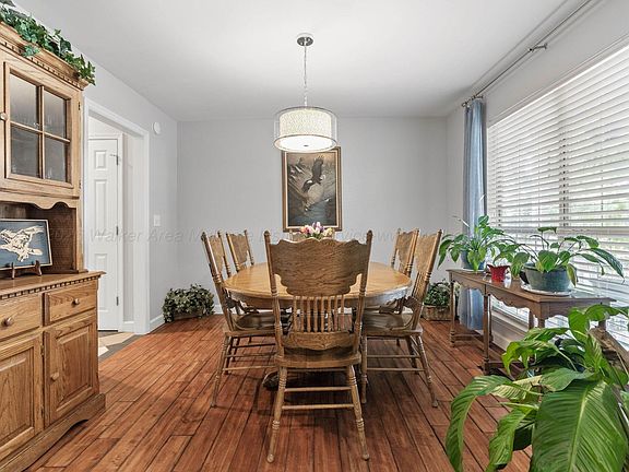 3rd image of 547 Fultonbrook Dr