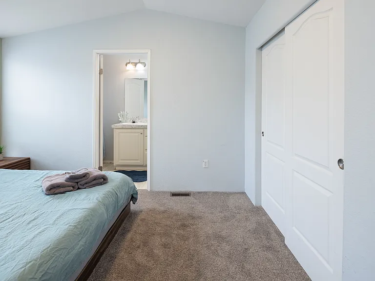 2014 Emerald St — Photo 12