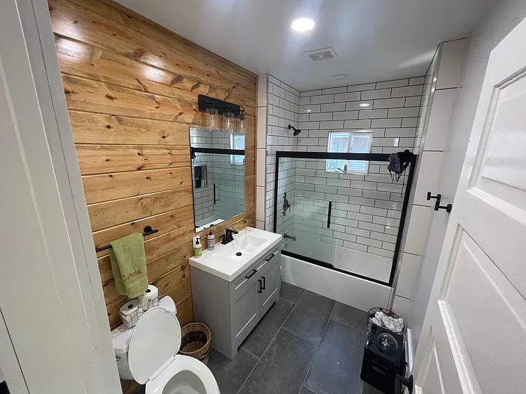 2949 N Cramer St #UPPER — Photo 8