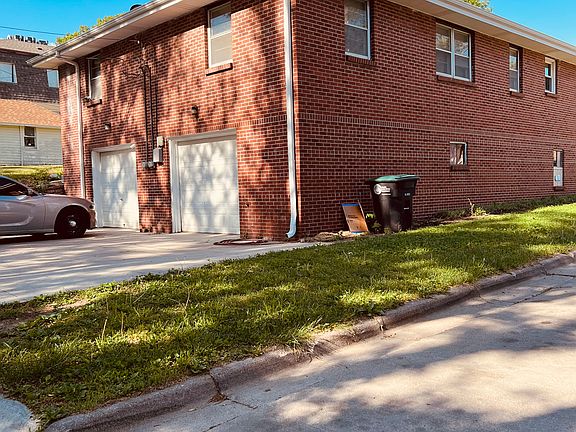 2nd image of 643 N 48th St